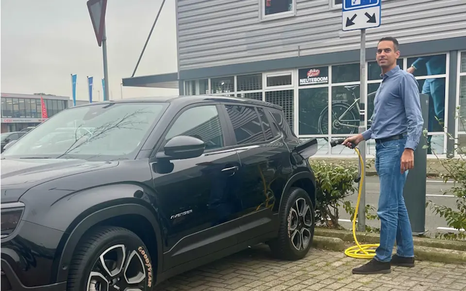 Rebel Lease Nieuws Wat Kost Het Om Je Auto Op Te Laden